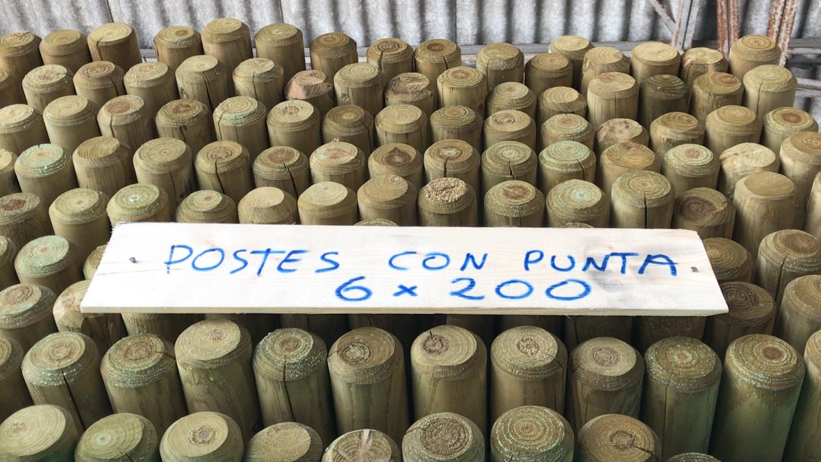 Postes de pino tratado en autoclave