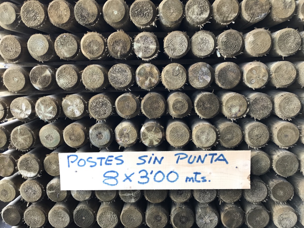 Postes de pino tratado en autoclave